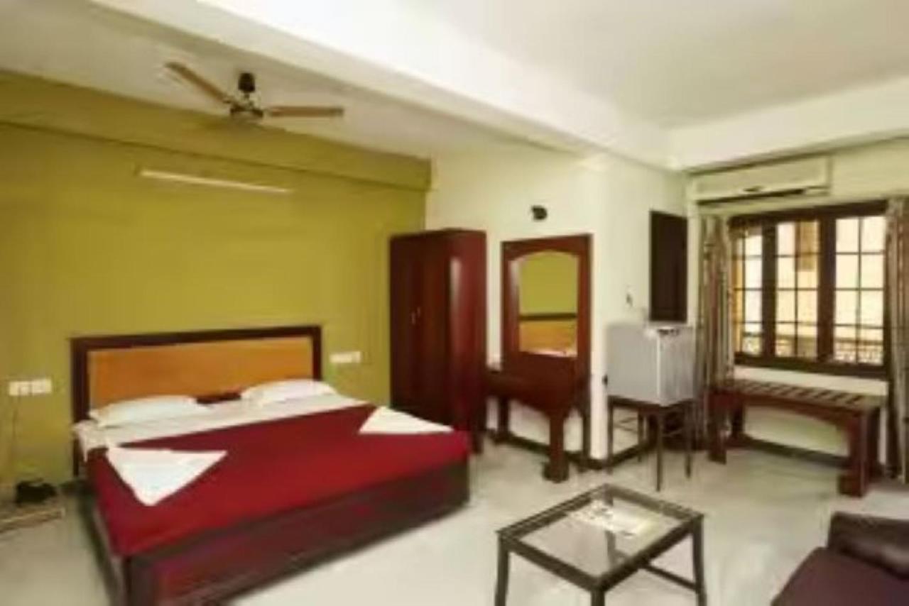 Hotel Soorya Heritage Inn Пондичери Екстериор снимка